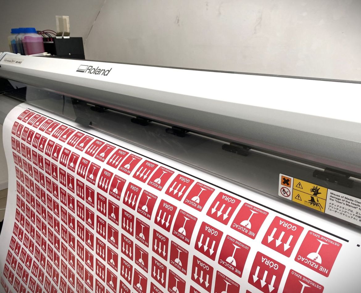 smartpos drukarnia solventowa drukuje etykiety